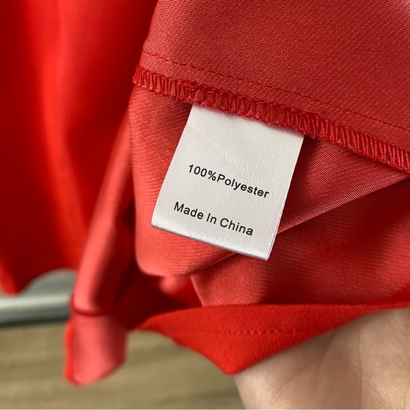 NWT Tuckernuck Pomander Place Red Hollis Top Blouse Pinkish Flowy Polyester New - Picture 10 of 13